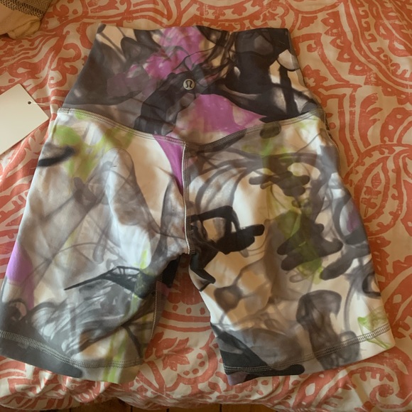 Lululemon Align Shorts 6” size 2 - Picture 4 of 6
